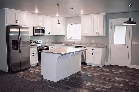 3 bed, 1200 sqft, $1,600 — Photo 3