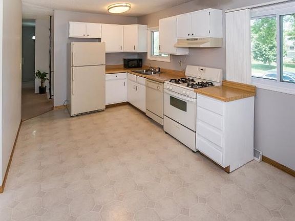4th image of 7909 Sierra Pkwy