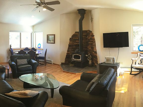 Great Rm w/Vaulted Ceilings