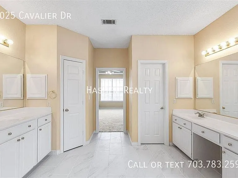 8025 Cavalier Dr — Photo 17