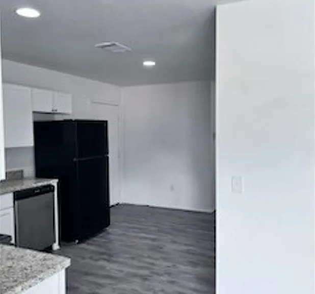 819 Thomas St #A — Photo 2