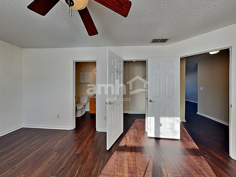 8110 Red Barn Ct — Photo 9