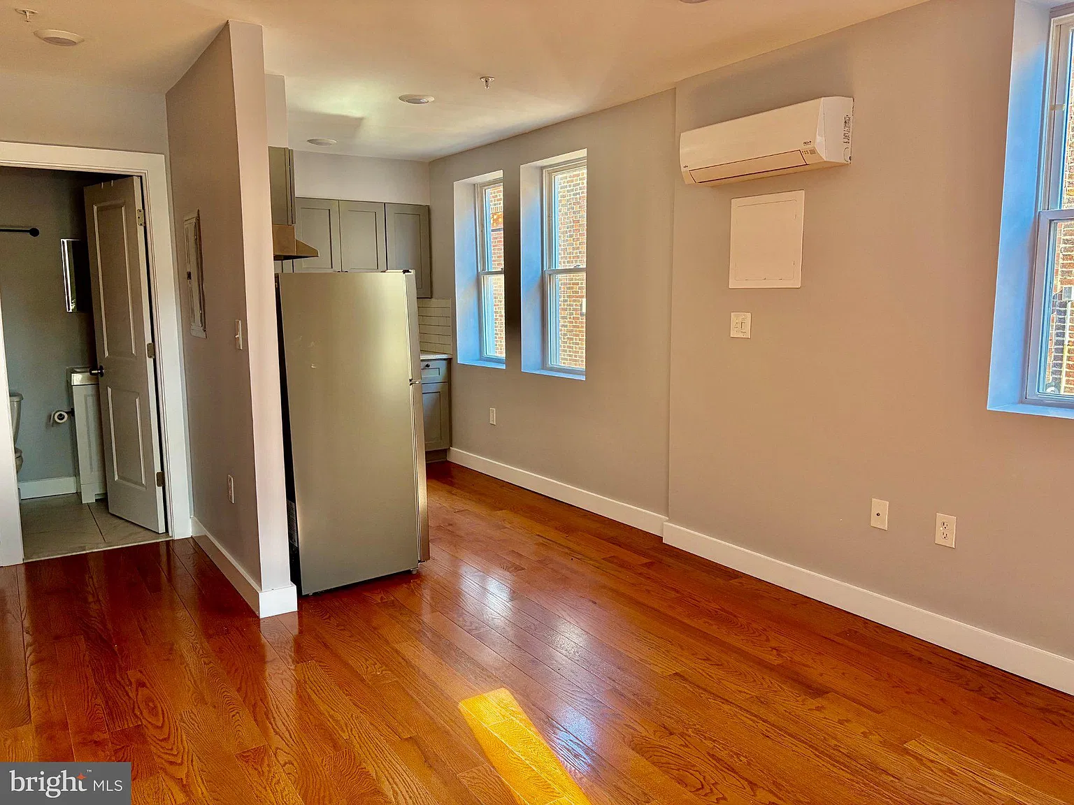 Studio, 1.0 bath, 525 sqft, $1,125 — Photo 2