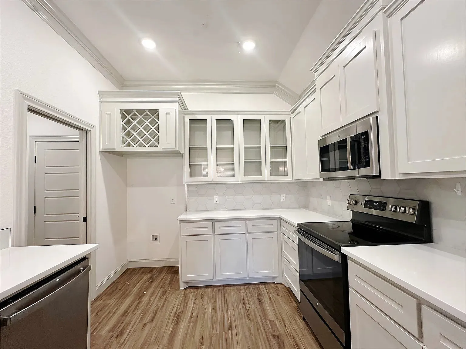 4 bed, 1681 sqft, $2,800 — Photo 4