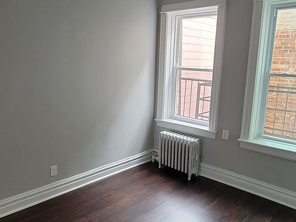5th image of 456 Baldwin Ave #L