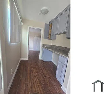 628 W 59th Pl — Photo 6