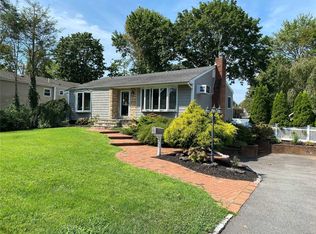 260 Northern Blvd, Saint James, NY 11780
