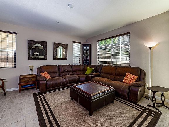 4th image of 246 Barnhill Dr