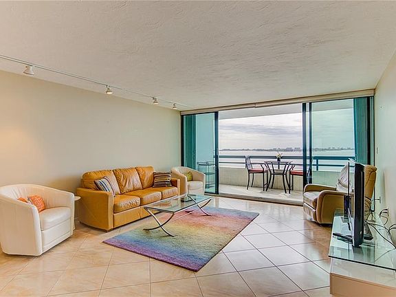 4th image of 888 Blvd Of The Arts APT 1006