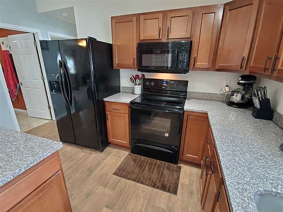 3rd image of 1931 Hanford St