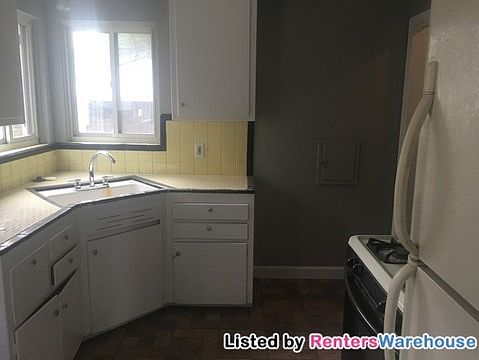 2nd image of 9952 Sunset St