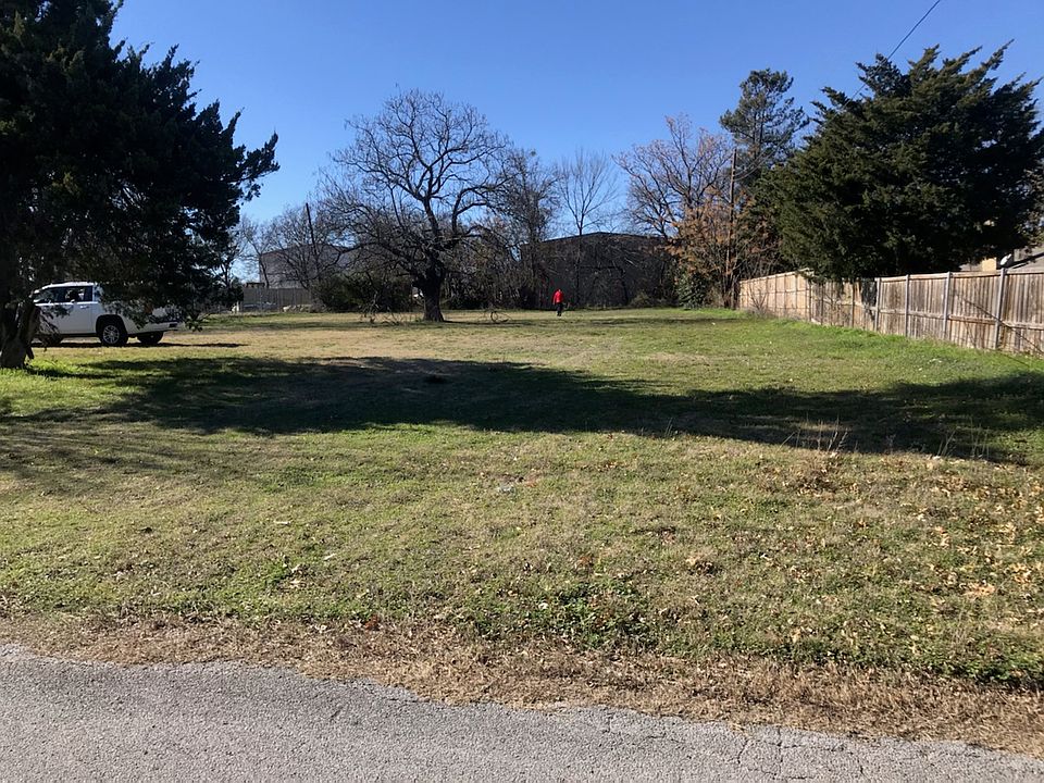 1st image of 1203 Crest Lane Dr