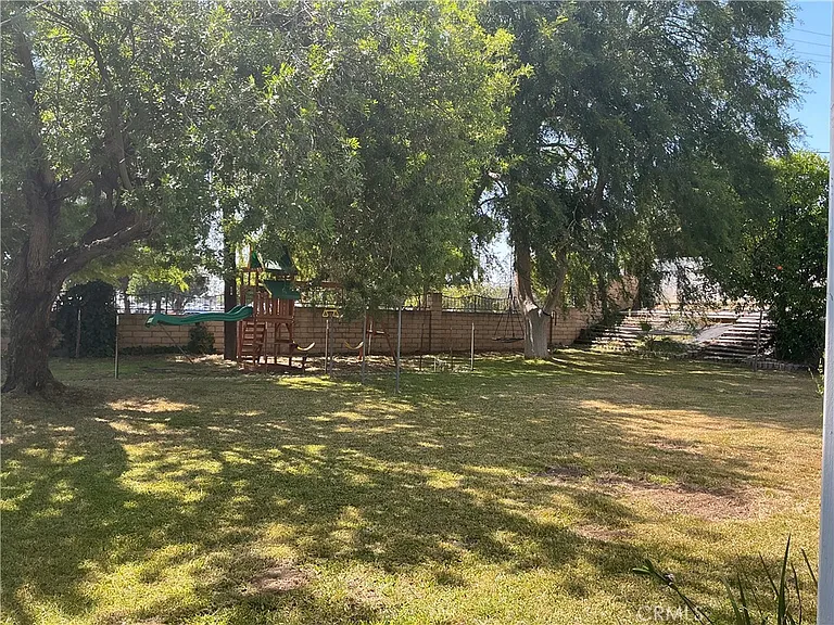 6585 Shannon Rd — Photo 34