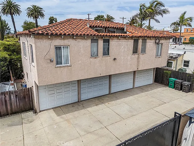 626 Temple Ave — Photo 18
