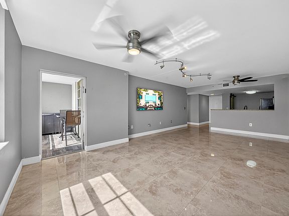 4th image of 520 SE 5th Avenue #3209