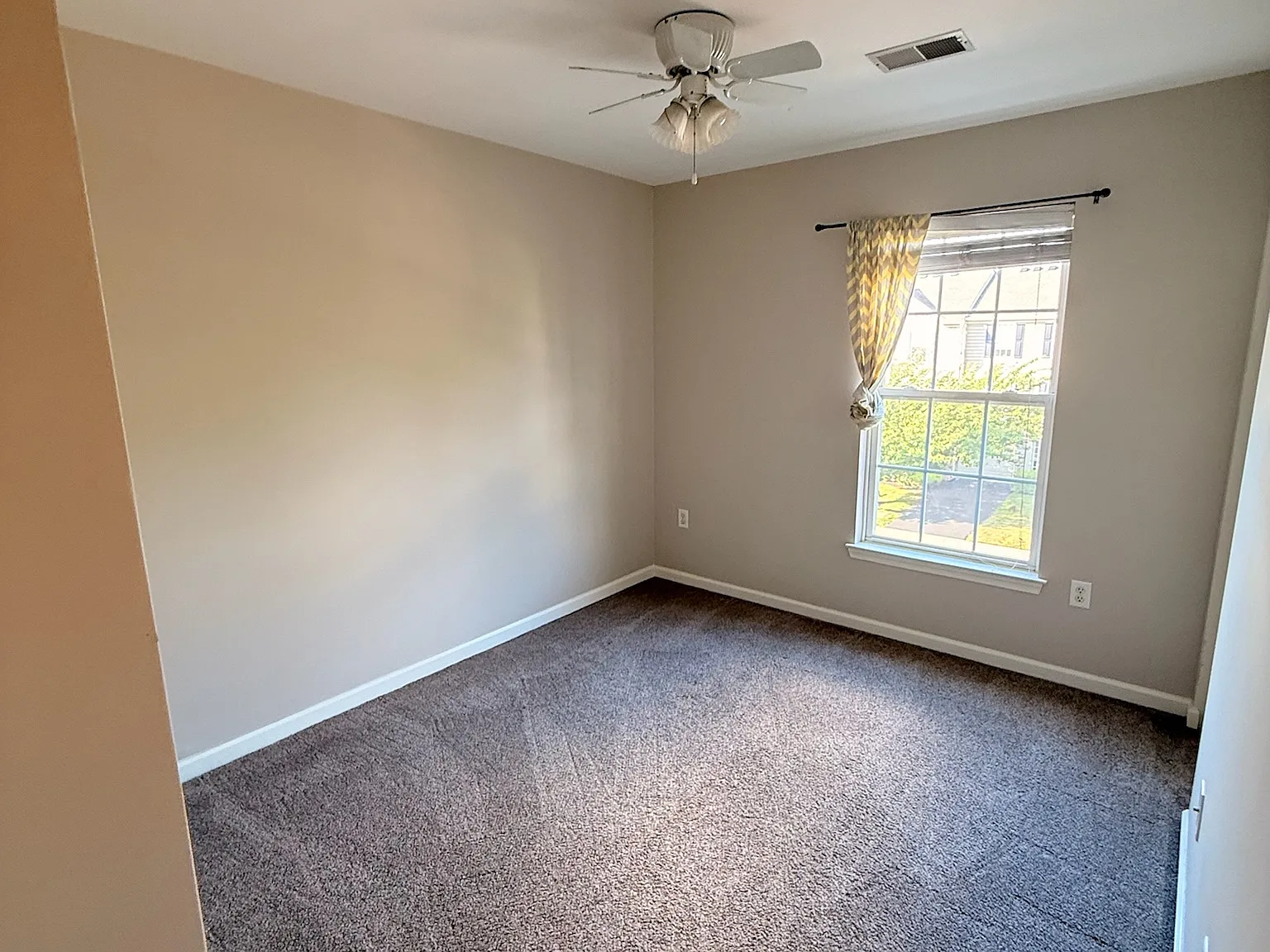 3 bed, 2.5 bath, 1532 sqft, $2,600 — Photo 2