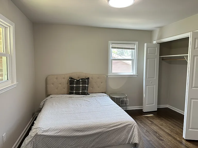 1920 Janet Ln — Photo 2