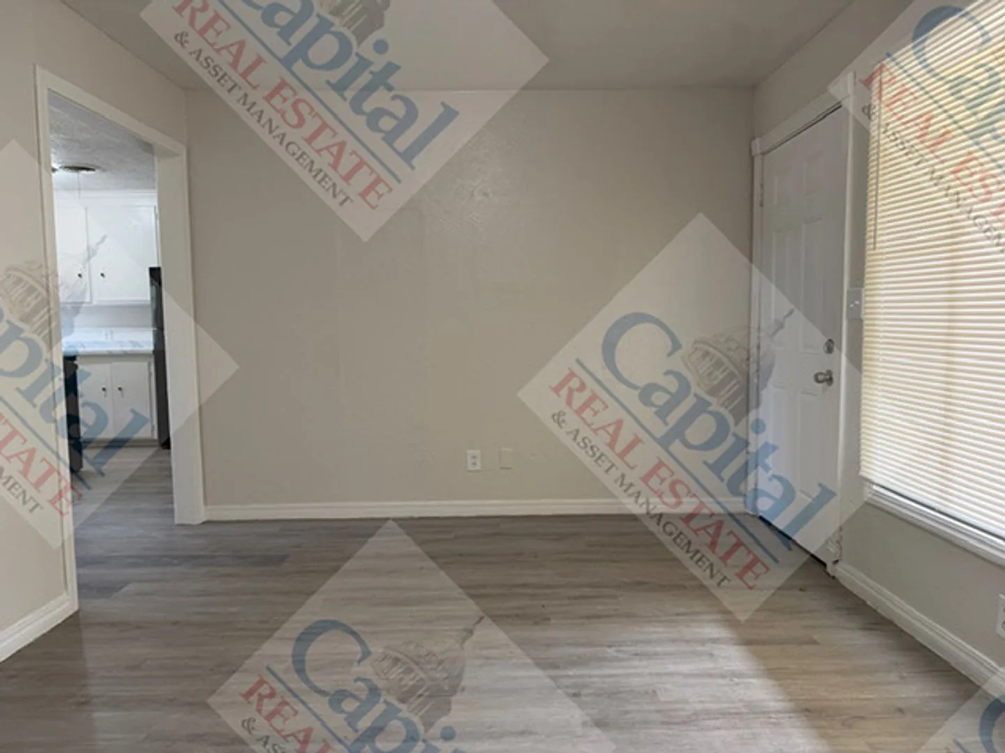 Charming 3 Bedroom W/ Bonus Room — Photo 4