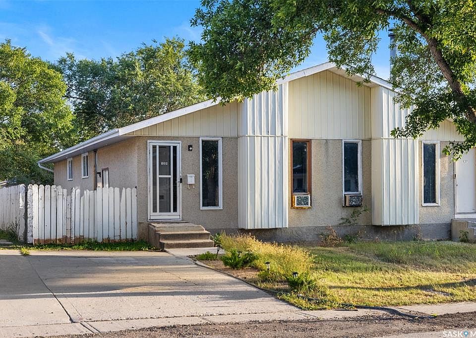 1st image of 139 Thomson AVENUE