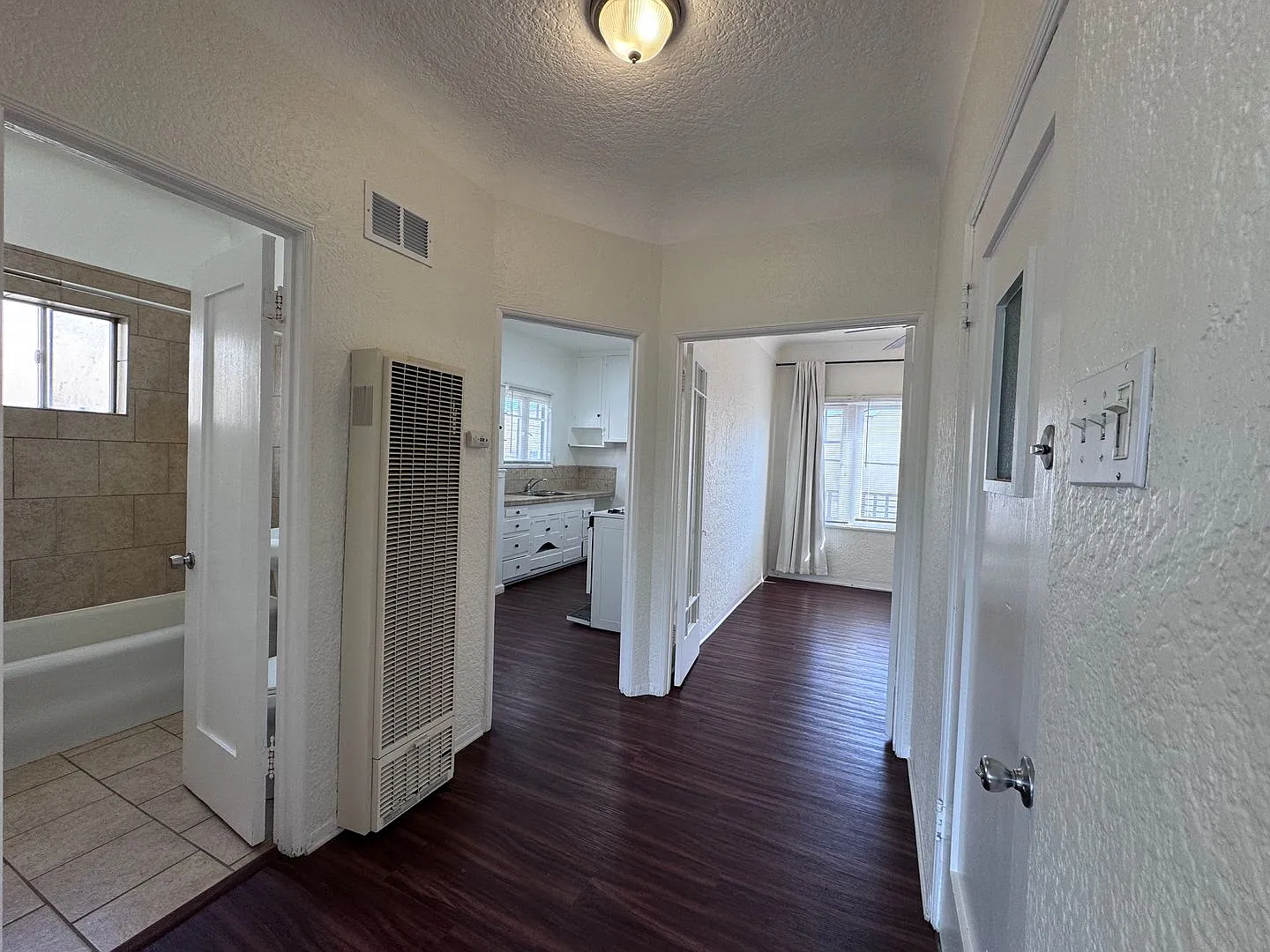 416 W Burnett St — Photo 3