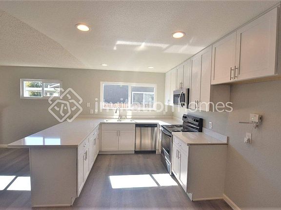 4th image of 121 Kearney Way