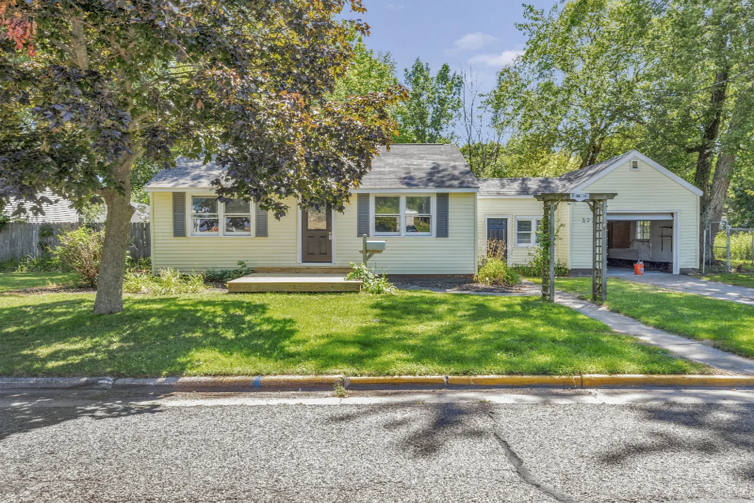 272 Grove St photo 1