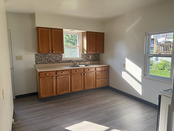 4th image of 1409A Elm St #1409A