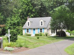 126 Farms Village Rd, Simsbury, CT 06070