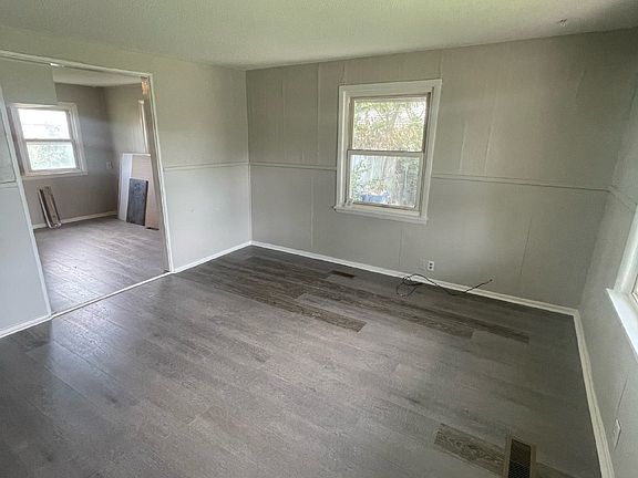 4th image of 1236 S 74th East Ave