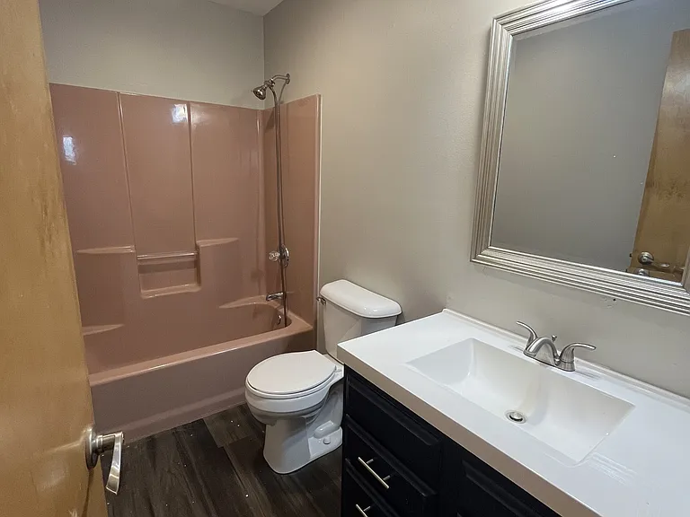 925 W 89th Pl — Photo 6