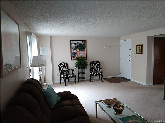 3rd image of 135 Charter Oaks Dr APT 3