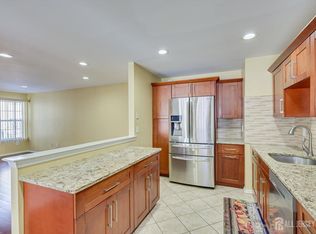 160 Vasser Dr, Piscataway, NJ 08854