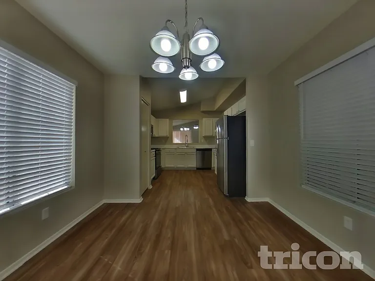 9215 W Sandra Ter — Photo 5