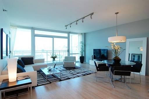 2nd image of 757 N Orleans St APT 1812
