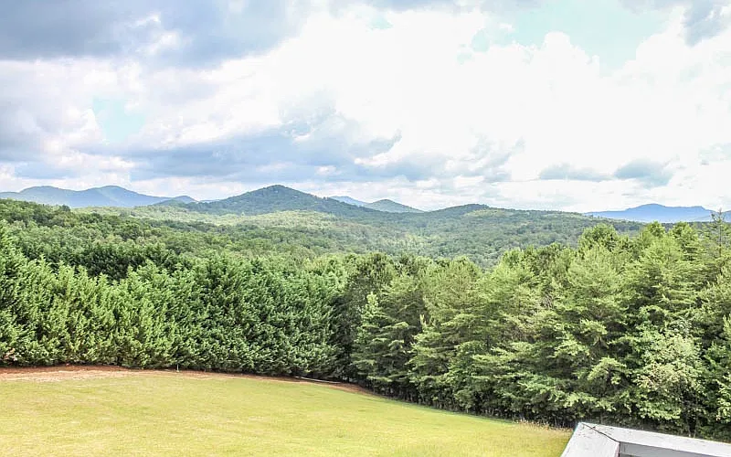 4 bed, $3,000 — Photo 2