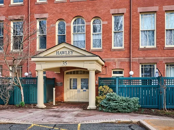 35 New South St APT 409, Northampton, MA 01060