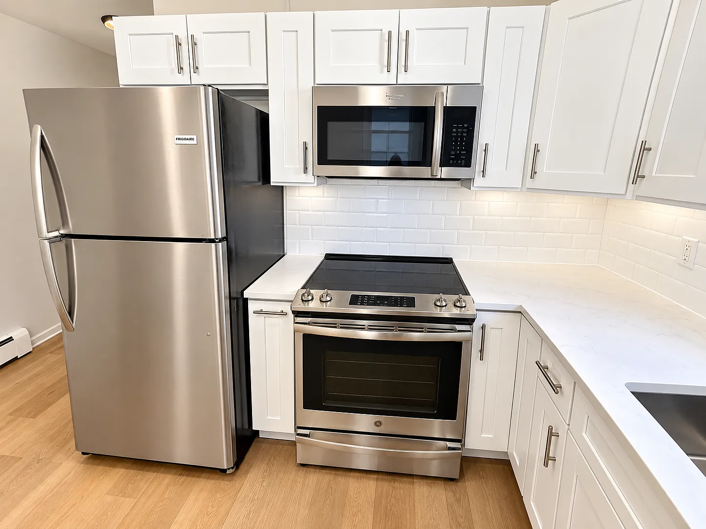 1 bed, 700 sqft, $1,590 — Photo 2