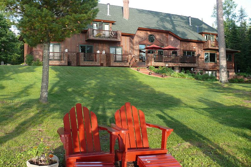 West View : Facing Lake