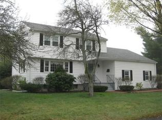 4 Bartlett Cir, Reading, MA 01867