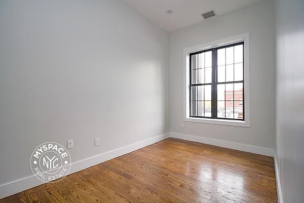Bedroom, photo 3
