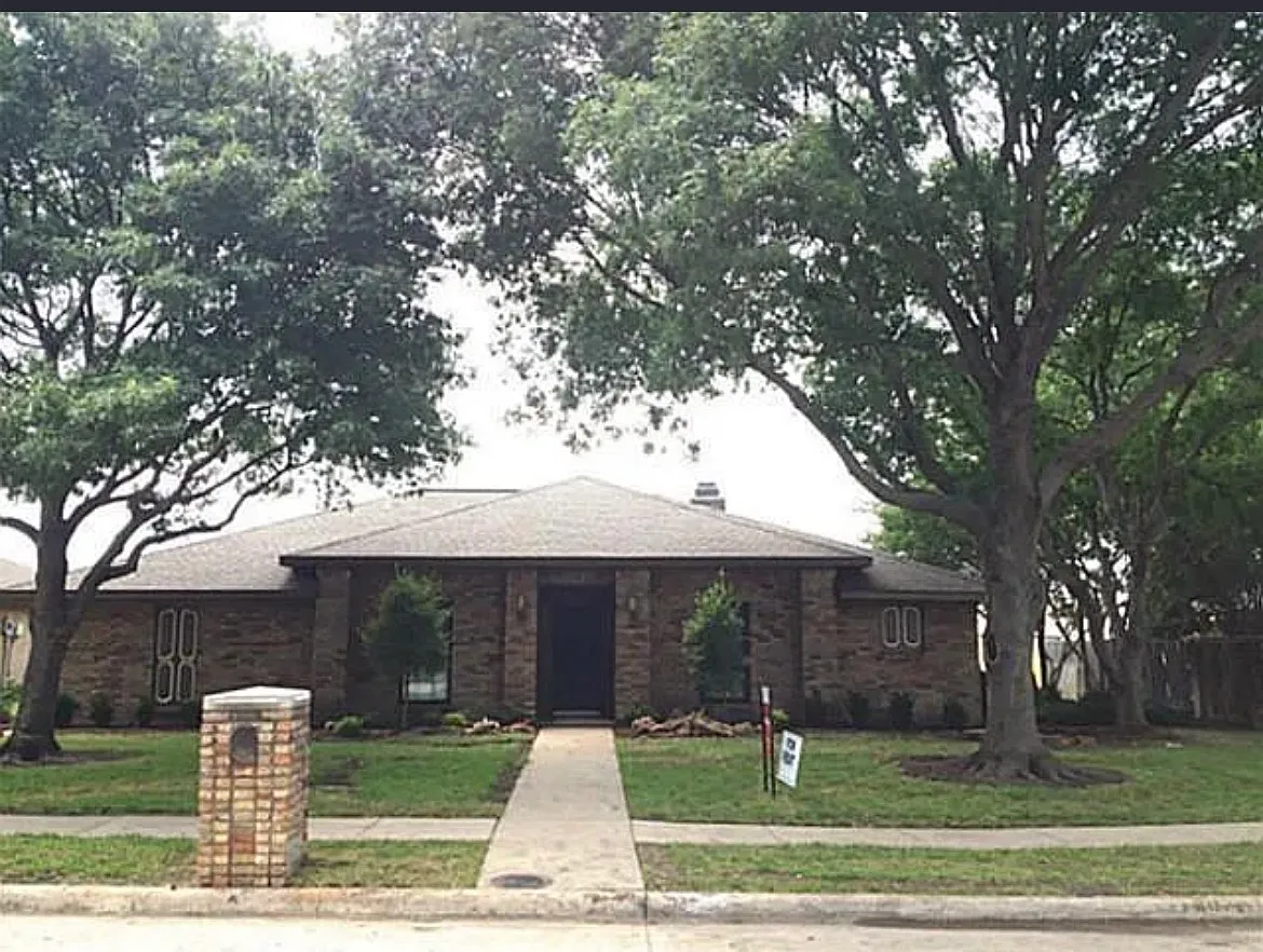 3 bed, 2.5 bath, 2016 sqft, $3,200 — Photo 2
