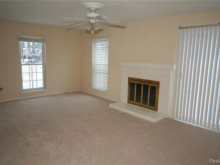 20871 Glen Haven Cir W — Photo 20