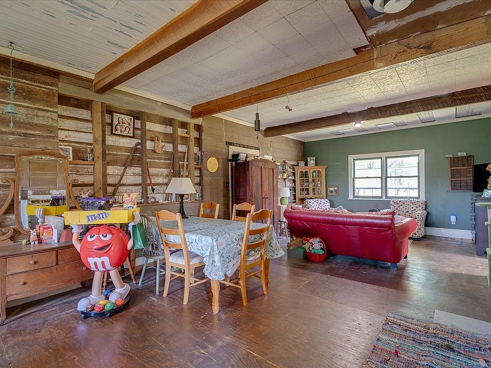 10th image of 7480 Beech Hill Rd