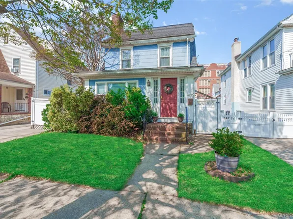 45-20 169th Street, Flushing, NY 11358