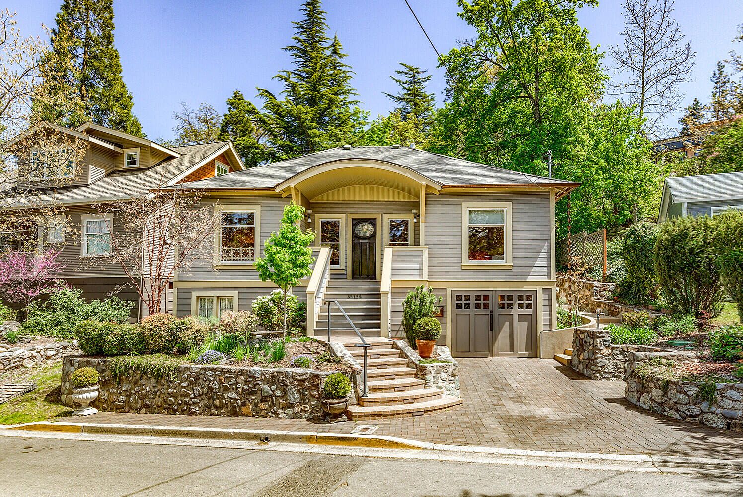 128 S Pioneer St, Ashland, OR 97520 Zillow