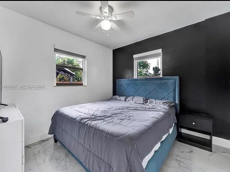 2730 NE 16th Ave #0 — Photo 8
