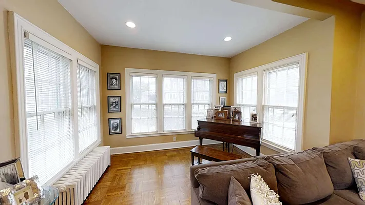 Sold by Behfar Team LLC | media 24