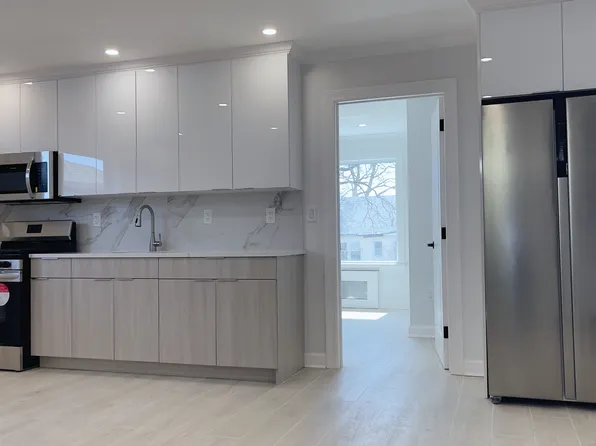 164-30 77th Rd, Fresh Meadows, NY 11366