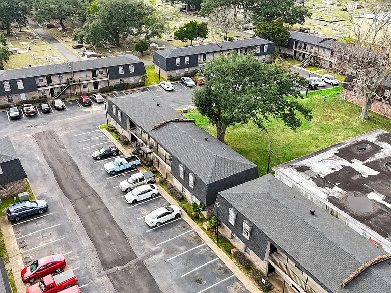 Biloxi Oaks Apartments — Photo 10