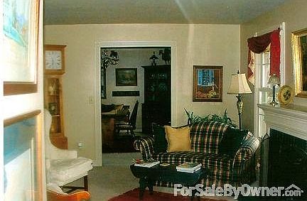 5th image of 415 Lake Vista Dr